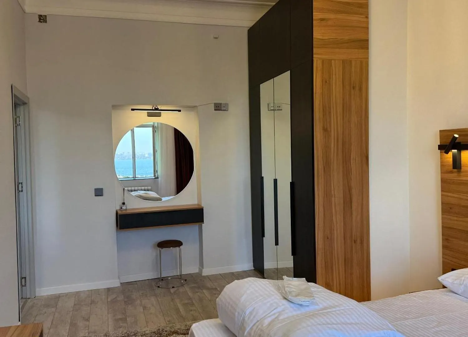 Double Bedroom Apartment Near Flag Square And Bulvar 바쿠