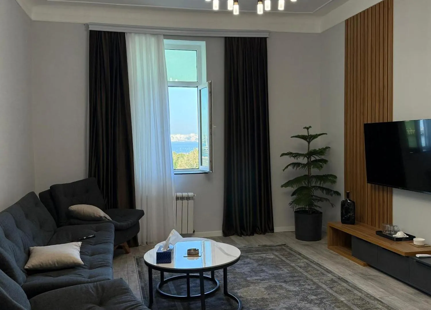 Double Bedroom Apartment Near Flag Square And Bulvar 바쿠